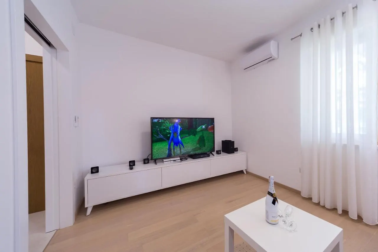 A&J Deluxe Apartment Biograd Na Moru 0*,